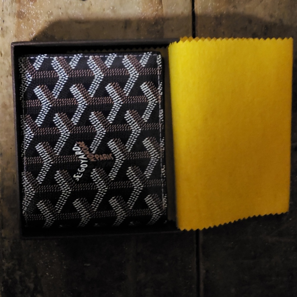 Genuine Goyard men's wallet. Guaranteed authentic.